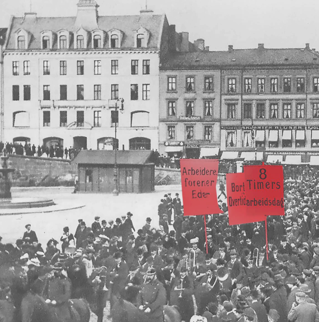 Oversiktsbilde fra Youngstorget fra 1. mai der man gikk for 8-timersdag. Foto.